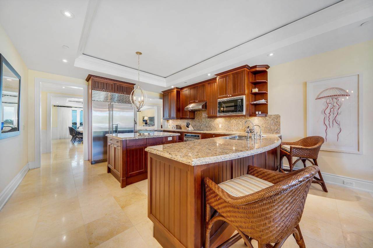 7. Condominiums for Sale at Ocean Club Estates, Paradise Island, Nassau and Paradise Island, Bahamas