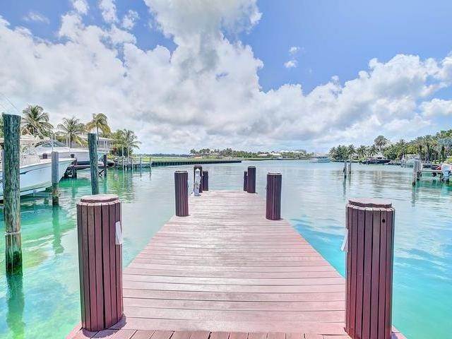 19. Single Family Homes for Sale at Ocean Club Estates, Paradise Island, Nassau and Paradise Island, Bahamas