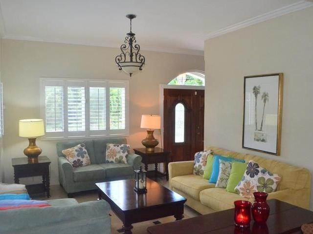 5. Single Family Homes 为 销售 在 Deals Heights, 东路, 新普罗维登斯/拿骚, 巴哈马