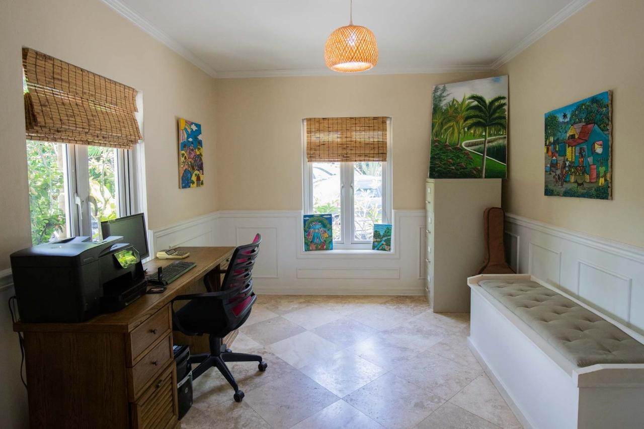 8. Single Family Homes for Sale at West Bay Street, Nassau and Paradise Island, Bahamas