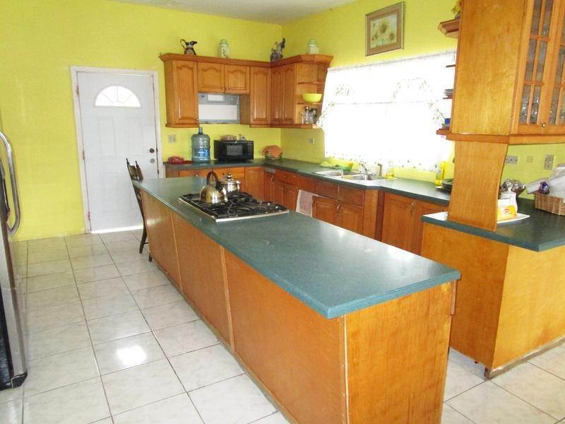 2. Single Family Homes für Verkauf beim Coral Harbour, New Providence/Nassau, Bahamas