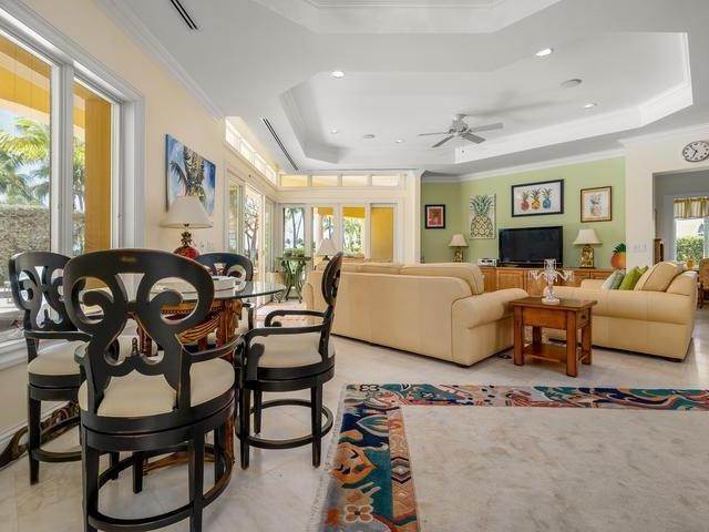 6. Single Family Homes for Sale at Ocean Club Estates, Paradise Island, Nassau and Paradise Island, Bahamas