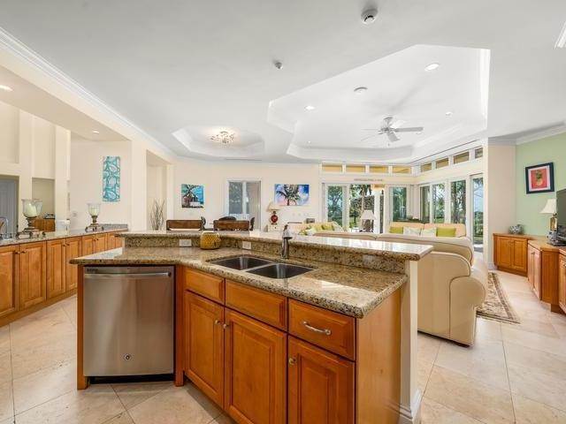 9. Single Family Homes for Sale at Ocean Club Estates, Paradise Island, Nassau and Paradise Island, Bahamas