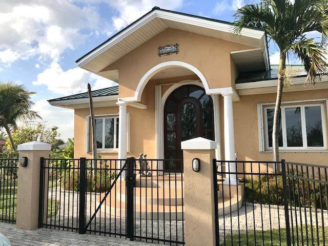 7. Single Family Homes for Sale at Freeport, Freeport and Grand Bahama, Bahamas