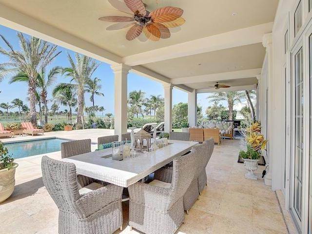 13. Single Family Homes for Sale at Ocean Club Estates, Paradise Island, Nassau and Paradise Island, Bahamas