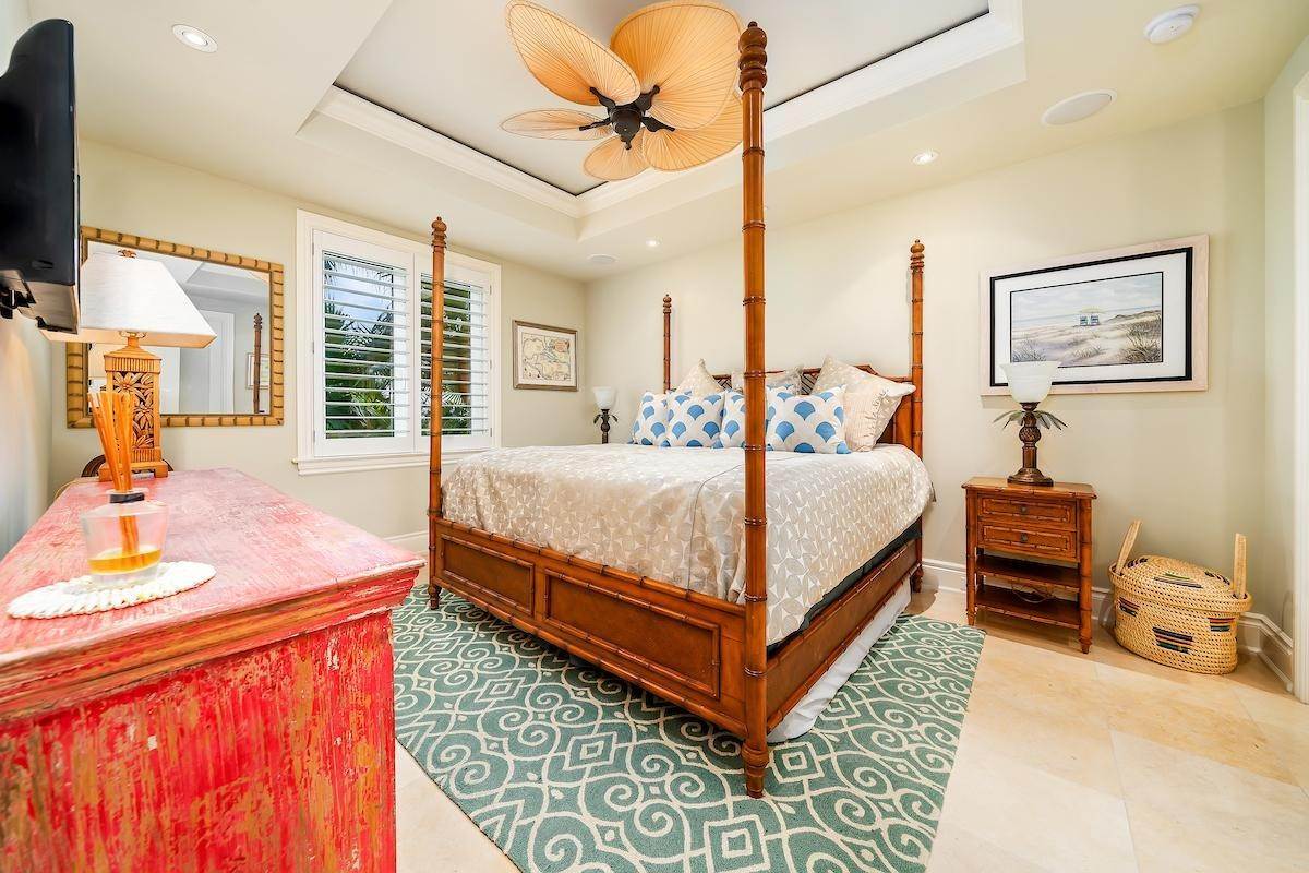 19. Condominiums for Sale at Ocean Club Estates, Paradise Island, Nassau and Paradise Island, Bahamas