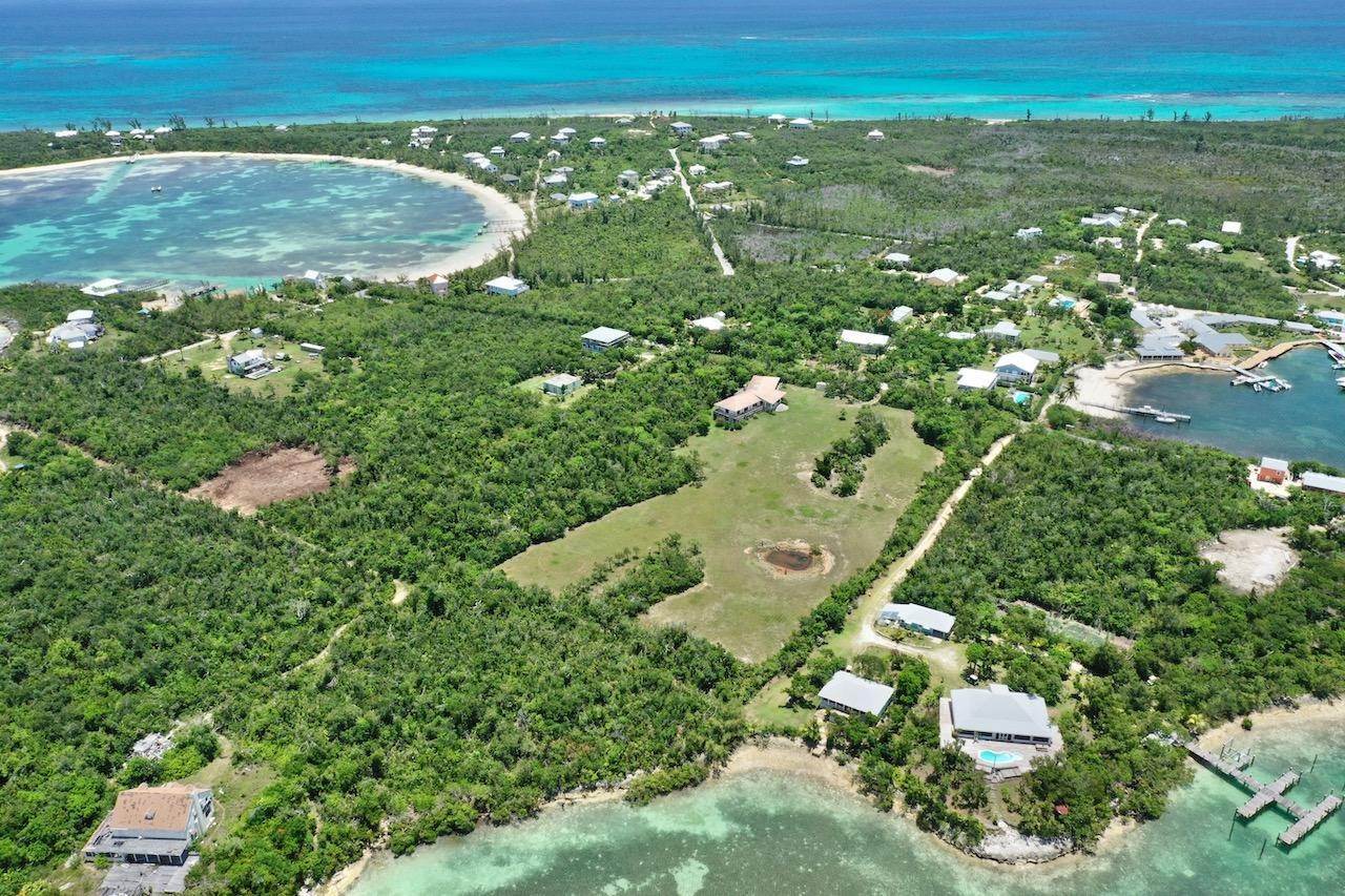 13. Single Family Homes pour l Vente à White Sound, Green Turtle Cay, Abaco, Bahamas