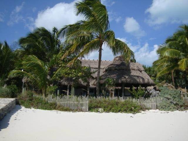 9. Single Family Homes für Verkauf beim Windward Beach, Treasure Cay, Abaco, Bahamas
