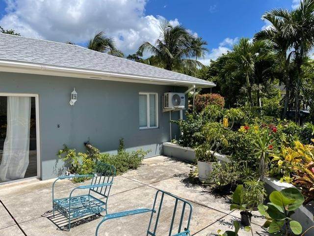 5. Single Family Homes für Verkauf beim Love Beach, New Providence/Nassau, Bahamas