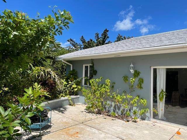 6. Single Family Homes für Verkauf beim Love Beach, New Providence/Nassau, Bahamas