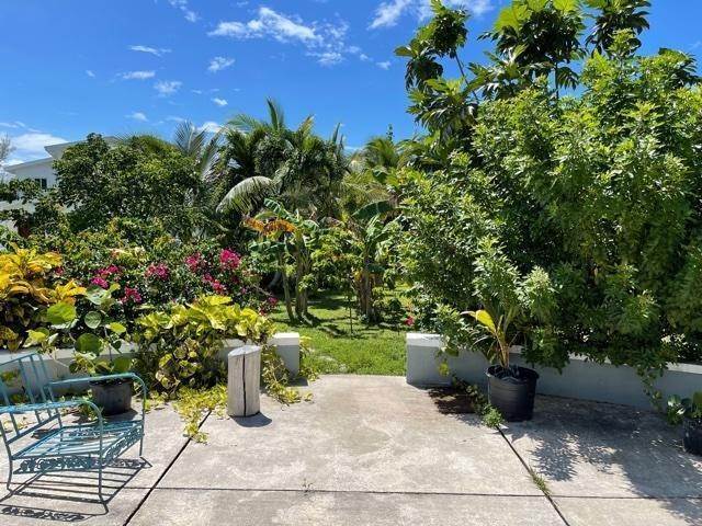 7. Single Family Homes für Verkauf beim Love Beach, New Providence/Nassau, Bahamas