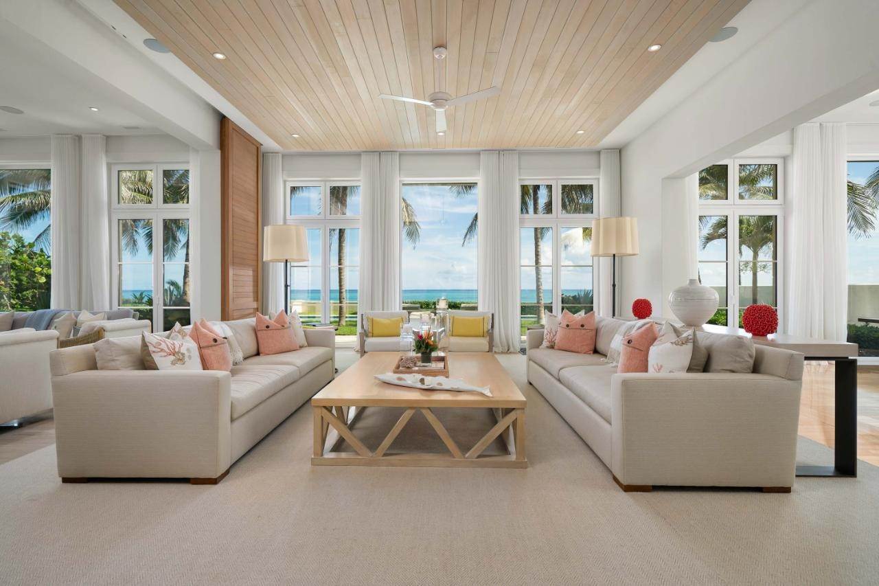 6. Single Family Homes for Sale at Paradise Island, Nassau and Paradise Island, Bahamas