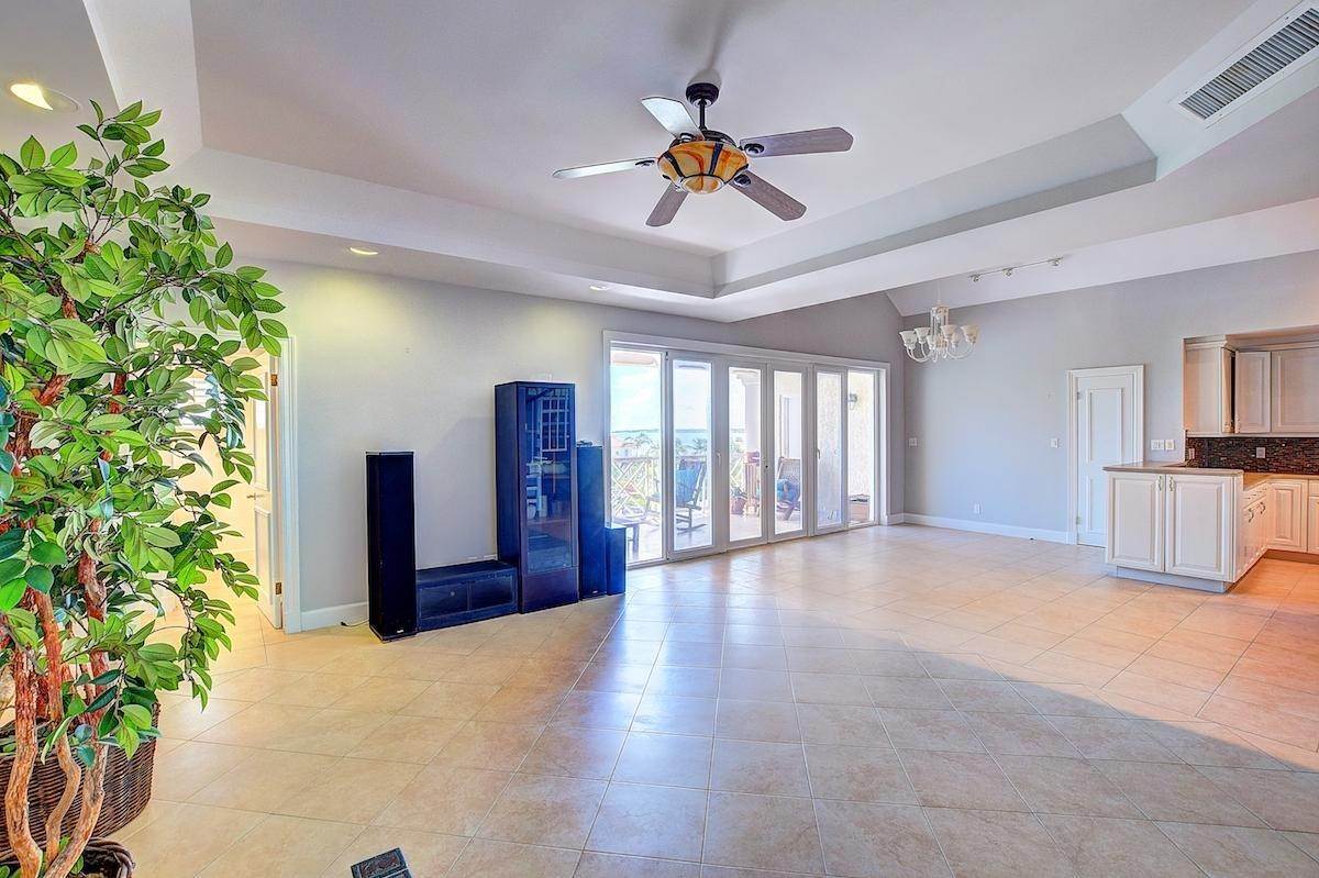 10. Condominiums for Sale at Harbour Breeze, Paradise Island, Nassau and Paradise Island, Bahamas