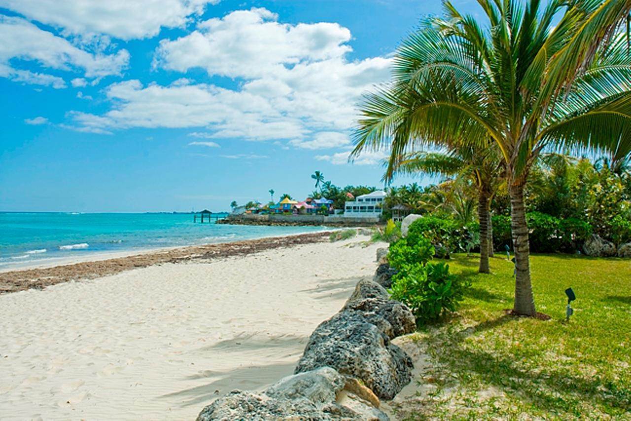 19. Condominiums für Verkauf beim Love Beach, New Providence/Nassau, Bahamas