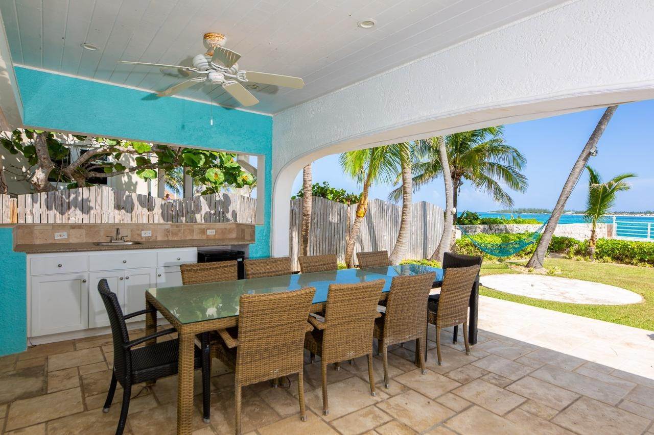 17. Single Family Homes für Verkauf beim West Bay Street, New Providence/Nassau, Bahamas