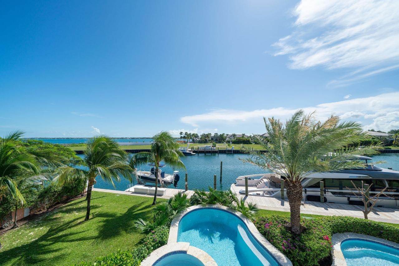 4. Single Family Homes pour l Vente à Ocean Club Estates, Paradise Island, New Providence/Nassau, Bahamas