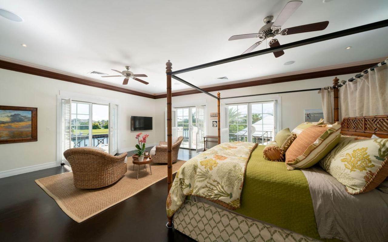 11. Single Family Homes for Sale at Ocean Club Estates, Paradise Island, Nassau and Paradise Island, Bahamas