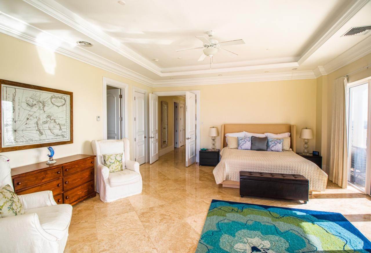 19. Condominiums for Sale at Paradise Island, Nassau and Paradise Island, Bahamas