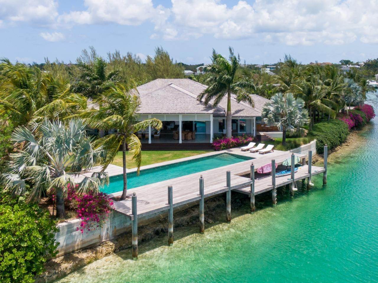 Single Family Homes for Sale at Old Fort Bay, Nassau and Paradise Island, Bahamas