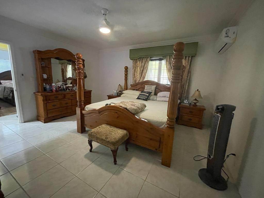 19. Single Family Homes for Sale at Yamacraw Beach Estates, Yamacraw, Nassau and Paradise Island, Bahamas