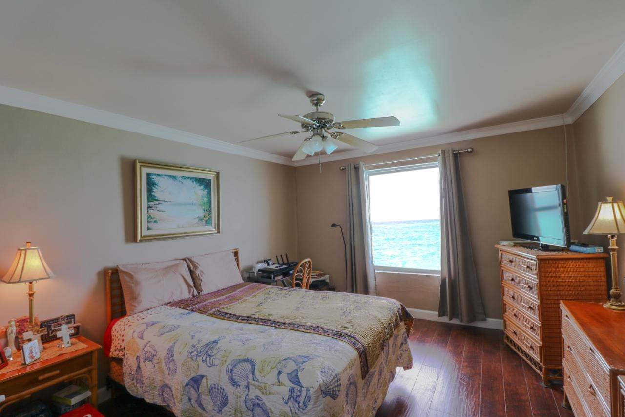 8. Condominiums for Sale at West Bay Street, Nassau and Paradise Island, Bahamas