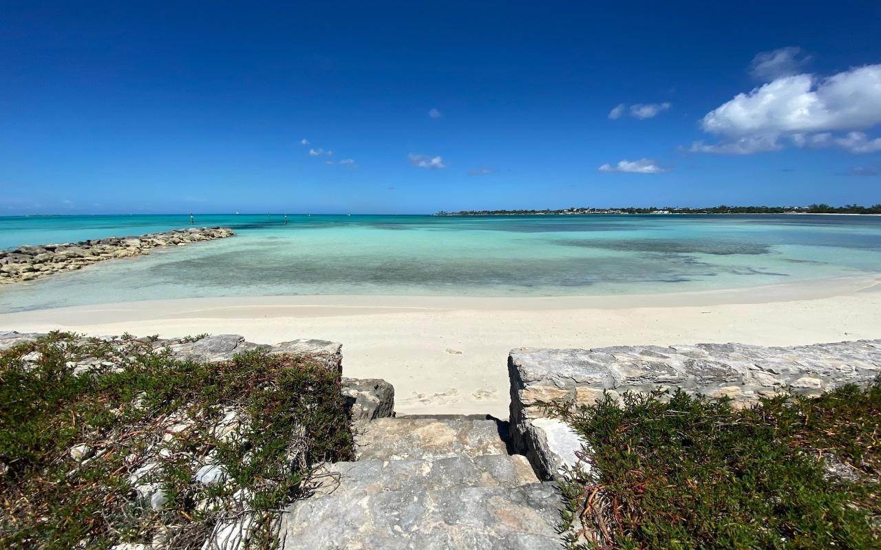 12. Lots / Acreage for Sale at Lyford Cay, Nassau and Paradise Island, Bahamas