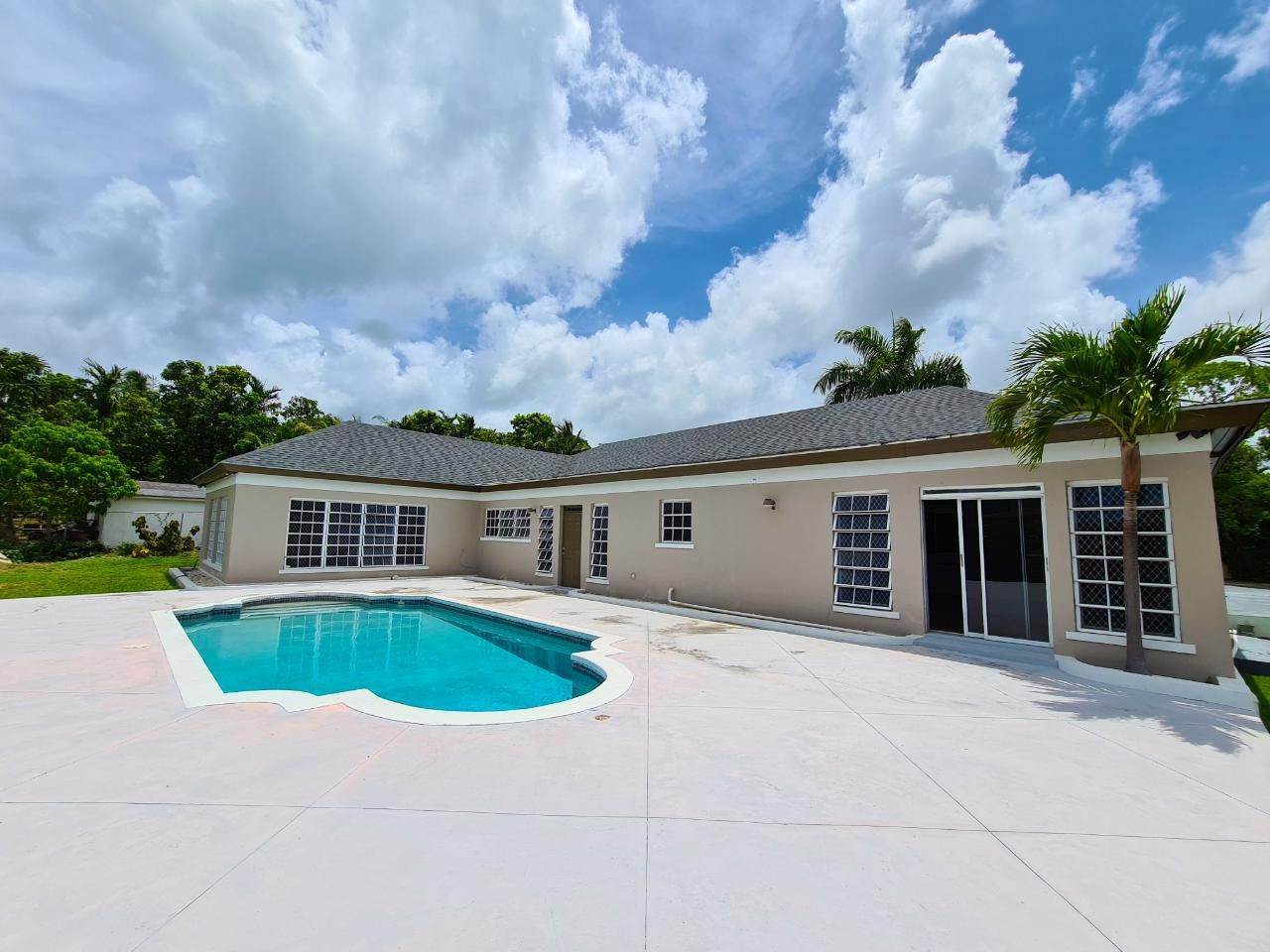 20. Single Family Homes for Sale at West Bay Street, Nassau and Paradise Island, Bahamas