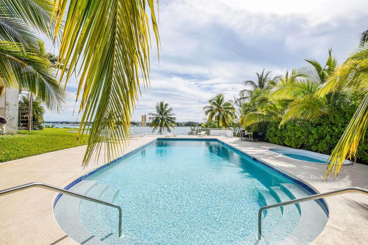 20. Condominiums for Sale at Havenview, Paradise Island, Nassau and Paradise Island, Bahamas