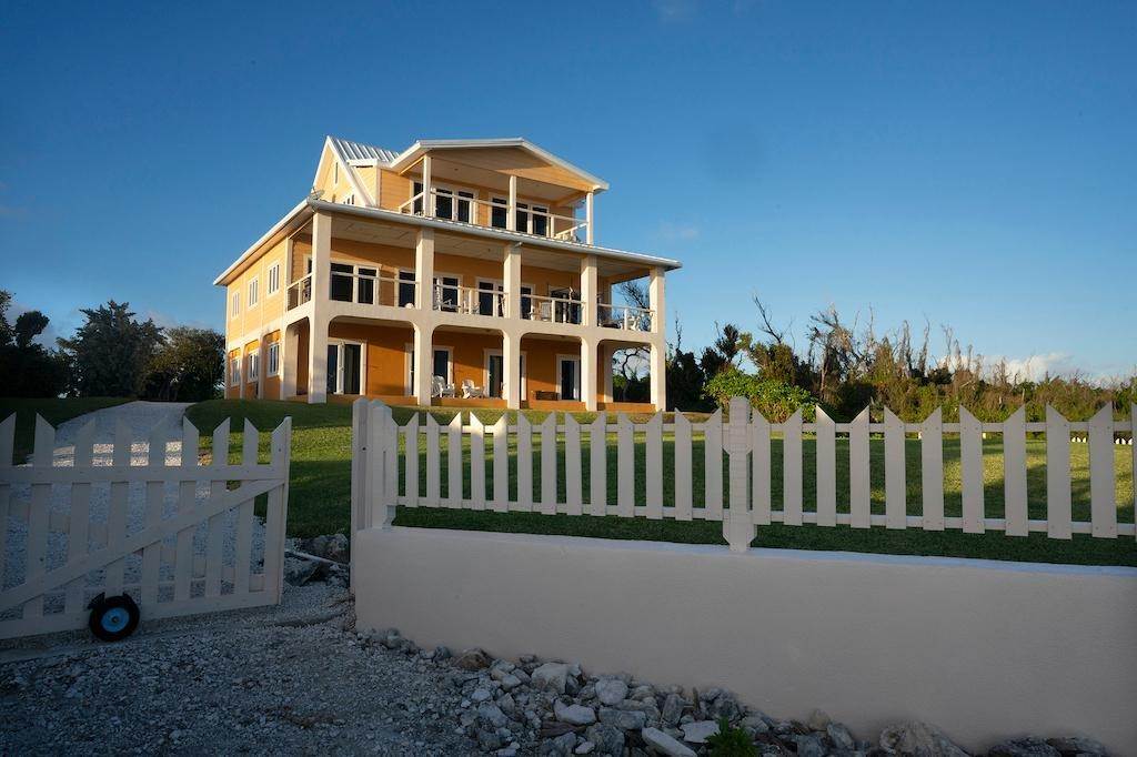 18. Single Family Homes for Sale at Other Freeport and Grand Bahama, Freeport and Grand Bahama, Bahamas