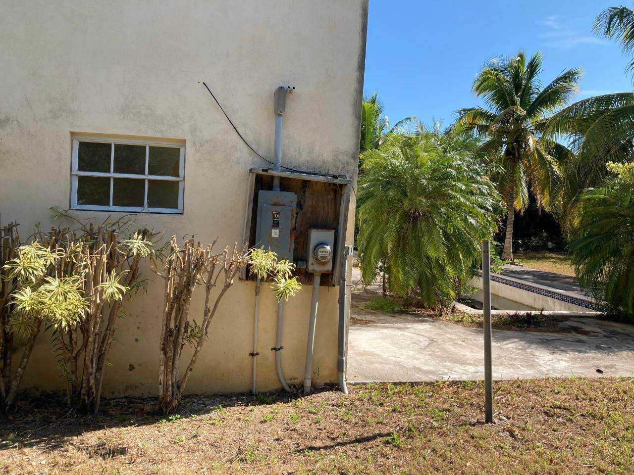 18. Single Family Homes for Sale at Rainbow Bay, Eleuthera, Bahamas