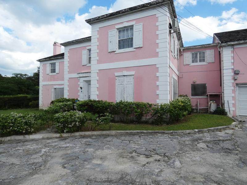 2. Single Family Homes por un Venta en Village Road, Nueva Providencia / Nassau, Bahamas