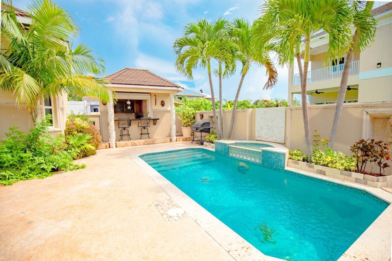 18. Single Family Homes for Sale at Charlotteville, Nassau and Paradise Island, Bahamas