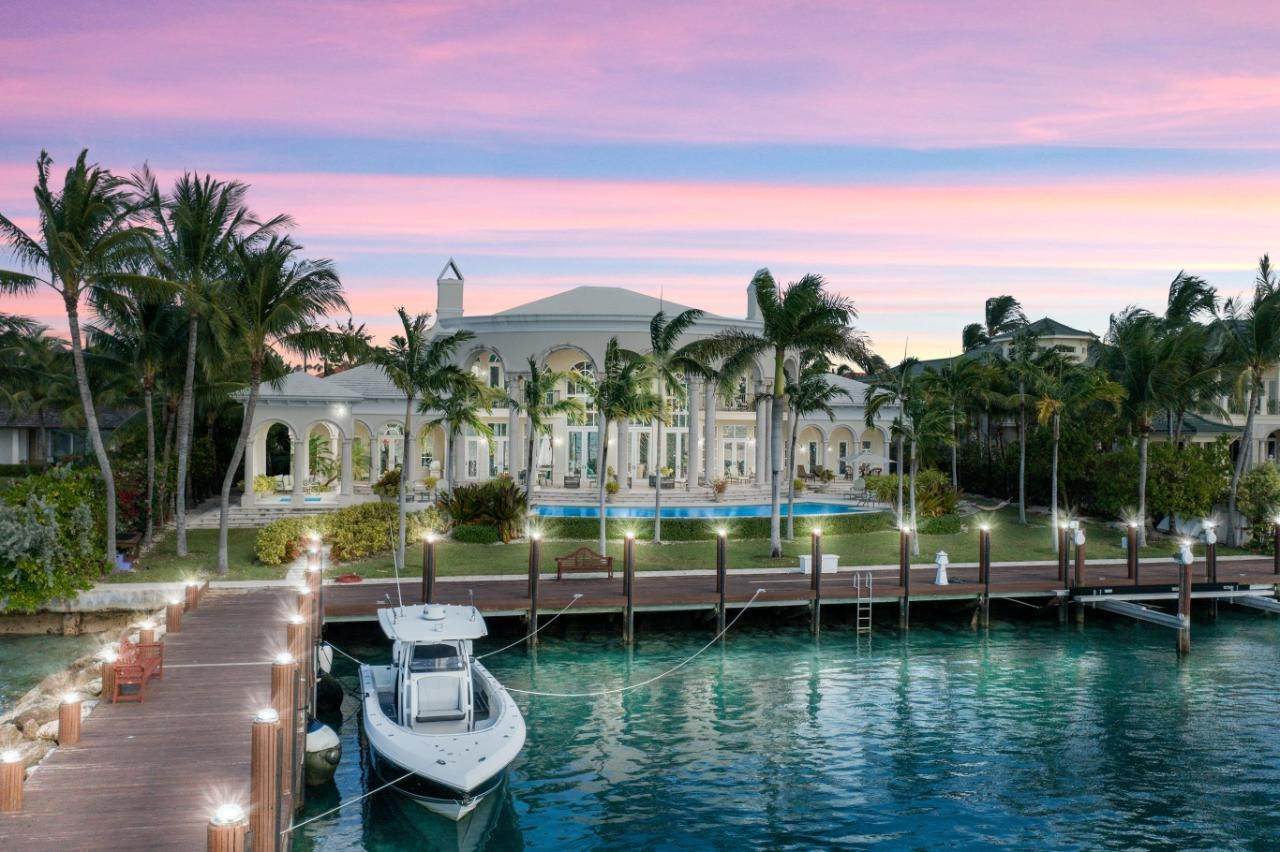 Single Family Homes por un Venta en Ocean Club Estates, Paradise Island, Nueva Providencia / Nassau, Bahamas