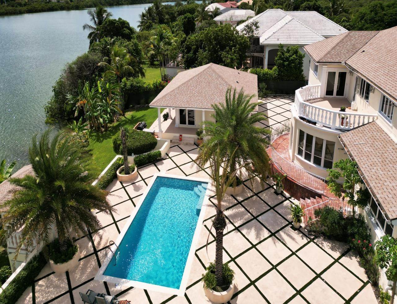 3. Single Family Homes 为 销售 在 Westridge Estates, Westridge, 新普罗维登斯/拿骚, 巴哈马