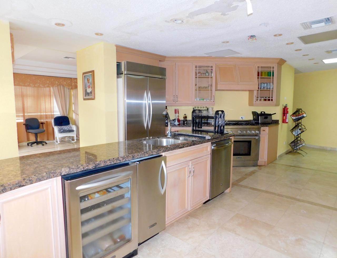 9. Single Family Homes for Sale at Westridge Estates, Westridge, Nassau New Providence, Bahamas
