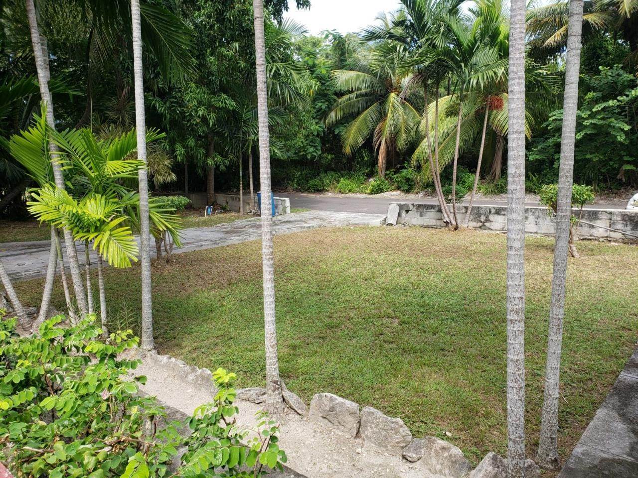 14. Single Family Homes for Sale at Village Road, Nassau and Paradise Island, Bahamas