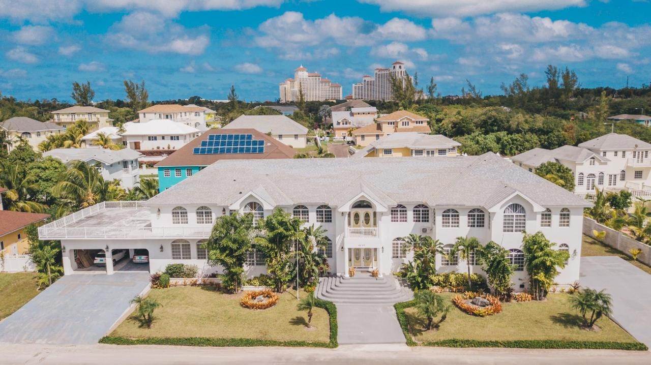 10. Single Family Homes for Sale at Lake Cunningham, Nassau and Paradise Island, Bahamas