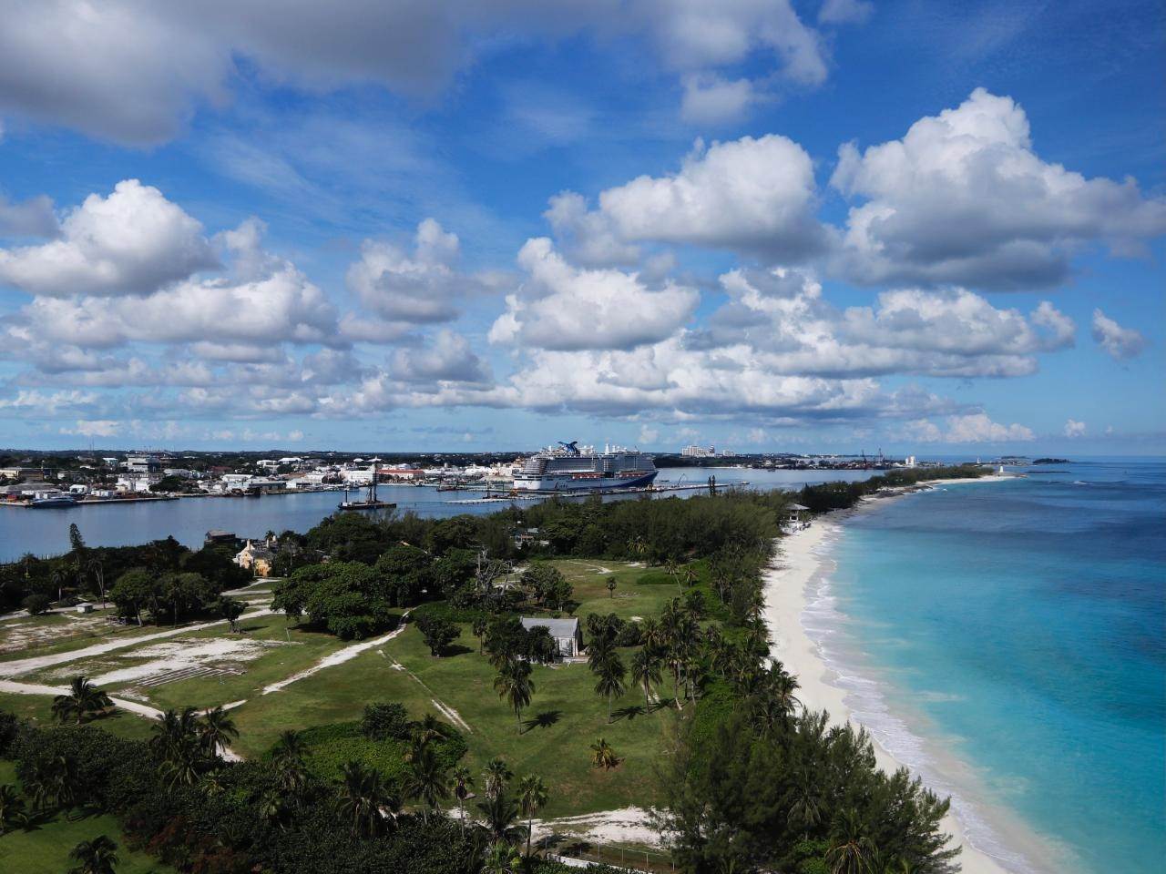 12. Condominiums for Sale at The Reef At Atlantis, Paradise Island, Nassau and Paradise Island, Bahamas