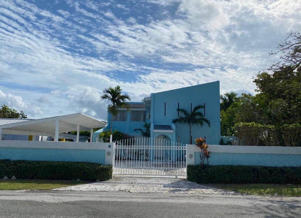 11. Single Family Homes for Sale at Cable Beach, Nassau and Paradise Island, Bahamas
