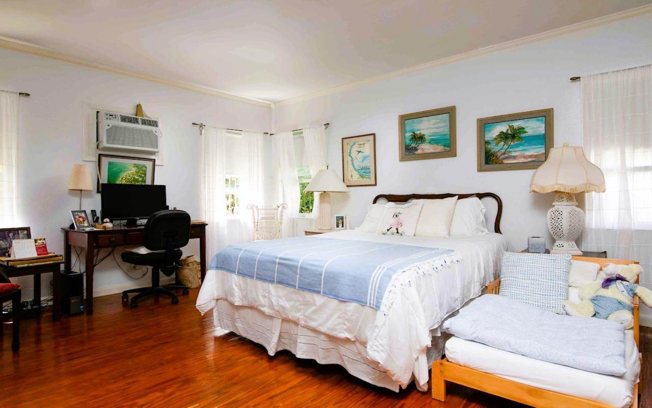 11. Single Family Homes for Sale at Eastern Road, Nassau and Paradise Island, Bahamas