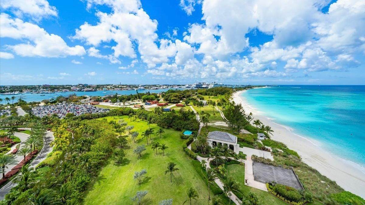 9. Condominiums for Sale at Paradise Island, Nassau and Paradise Island, Bahamas