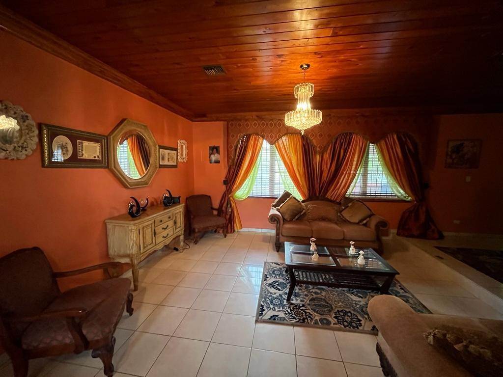 17. Single Family Homes for Sale at Prospect Ridge, Nassau and Paradise Island, Bahamas