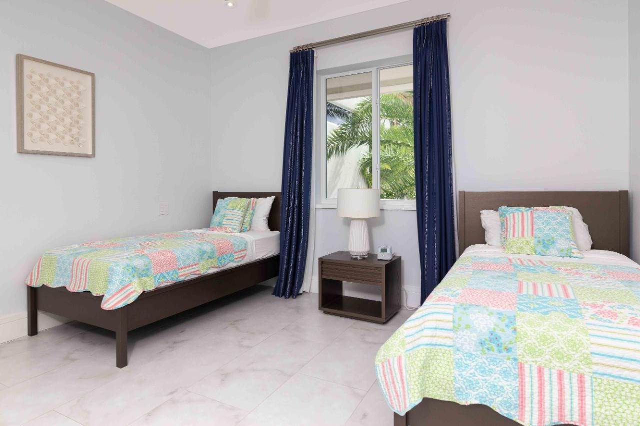 6. Condominiums for Sale at Cable Beach, Nassau and Paradise Island, Bahamas