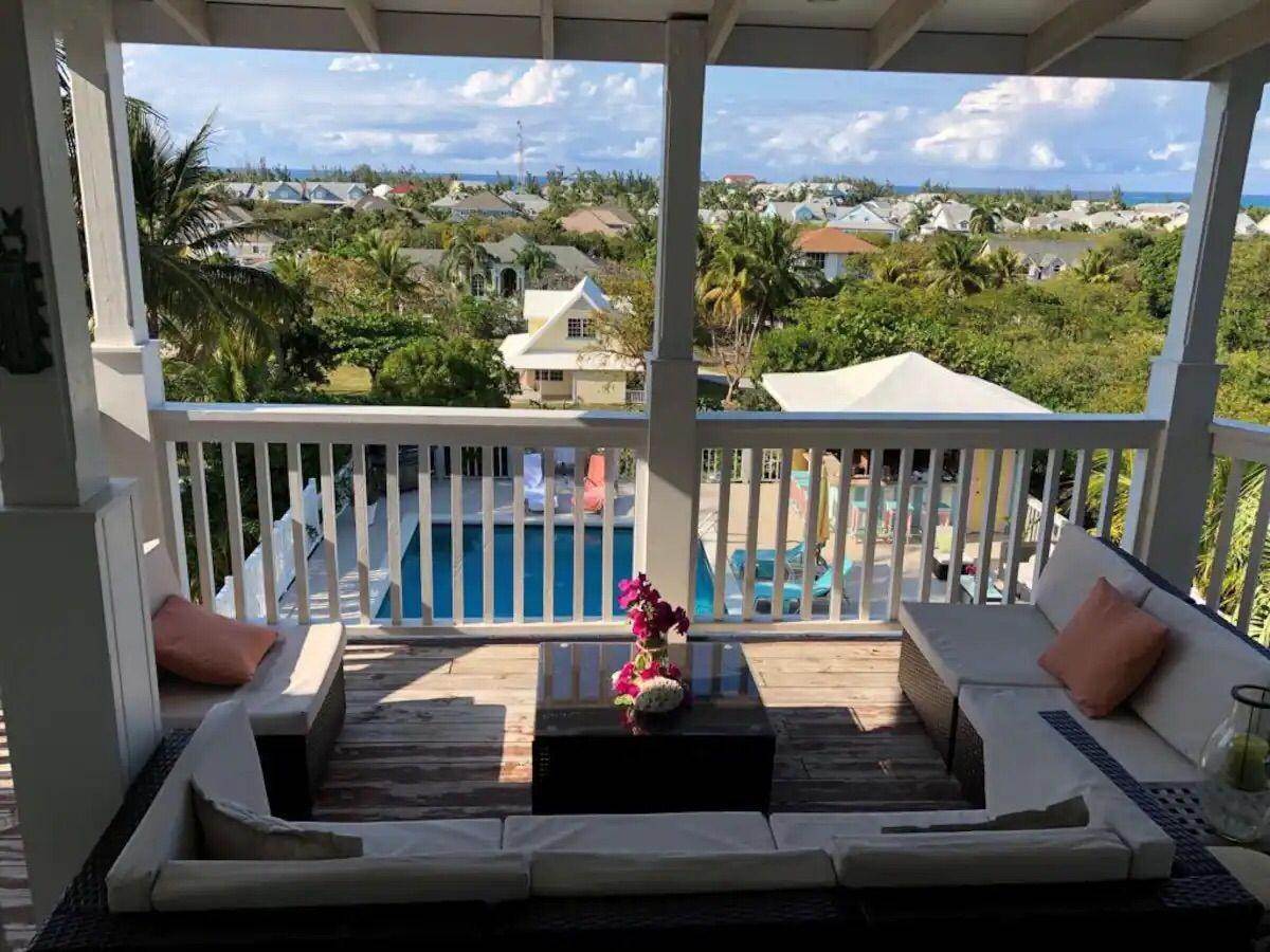 20. Single Family Homes for Sale at Westridge Estates, Westridge, Nassau and Paradise Island, Bahamas
