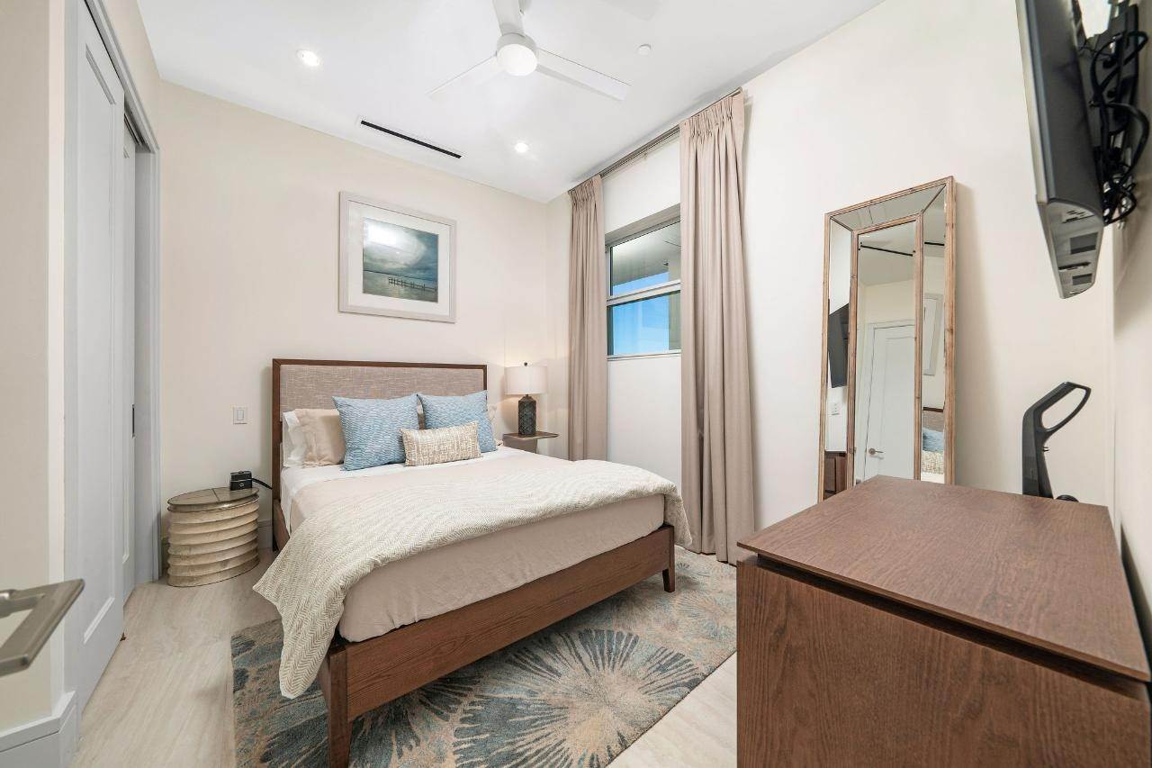 7. Condominiums for Sale at Paradise Island, Nassau and Paradise Island, Bahamas