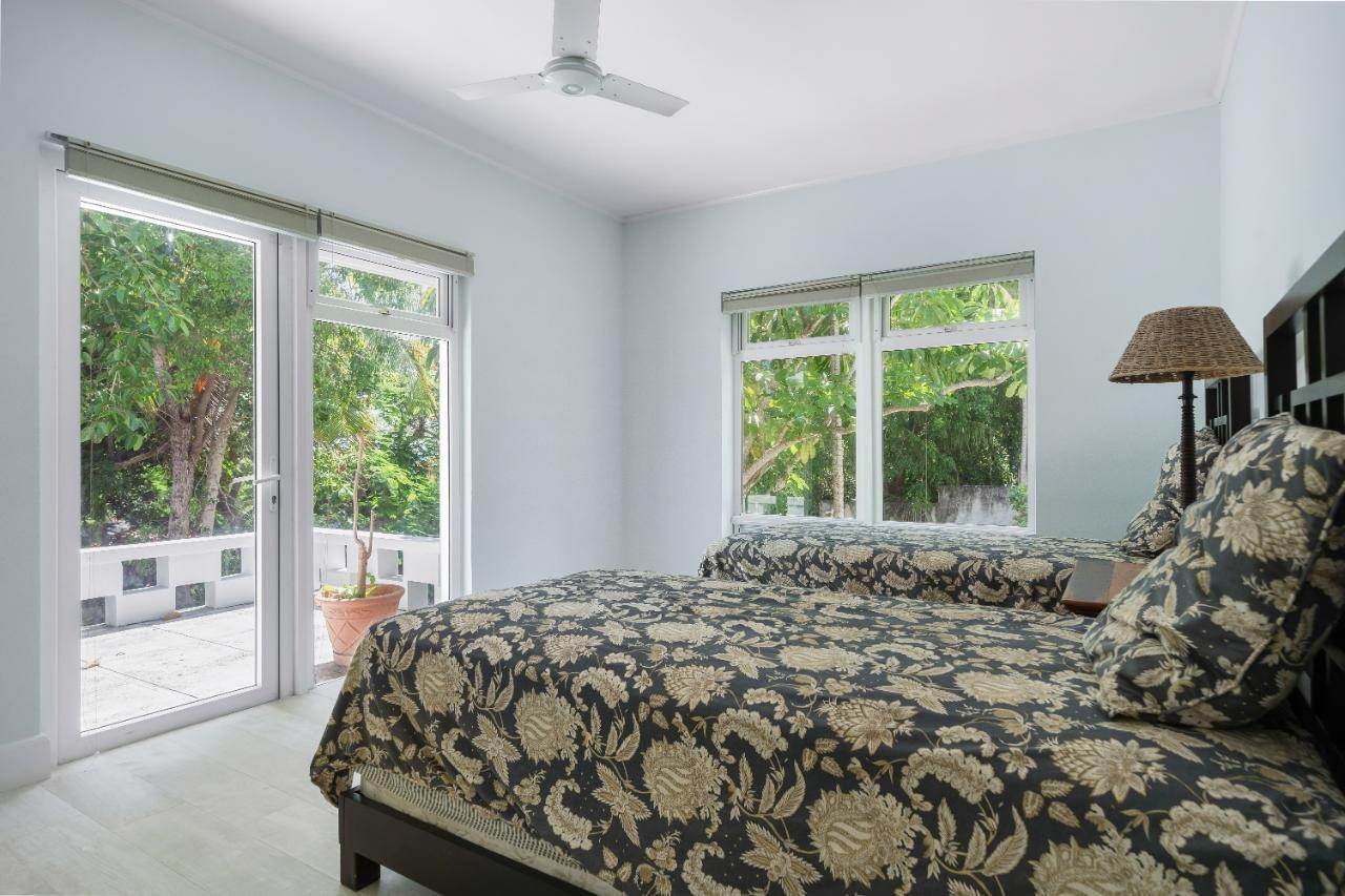 13. Single Family Homes for Sale at Eastern Road, Nassau and Paradise Island, Bahamas