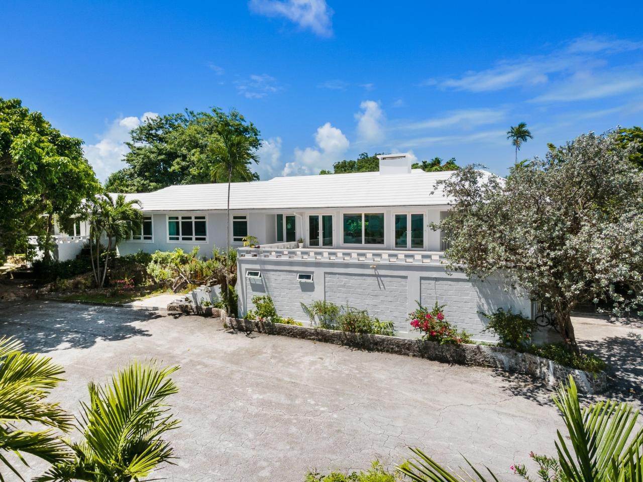 20. Single Family Homes for Sale at Eastern Road, Nassau and Paradise Island, Bahamas