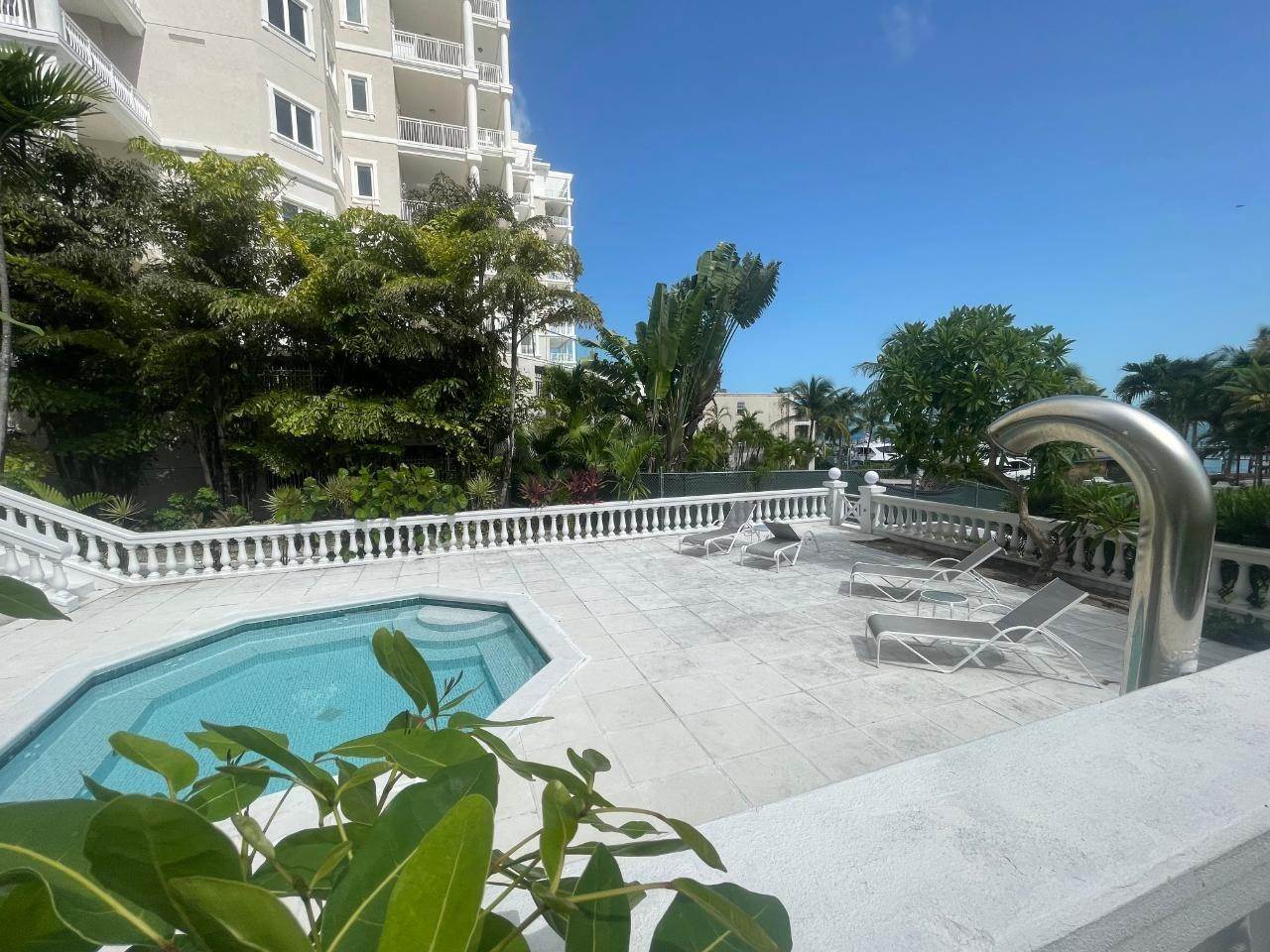 17. Condominiums for Sale at Paradise Island, Nassau and Paradise Island, Bahamas
