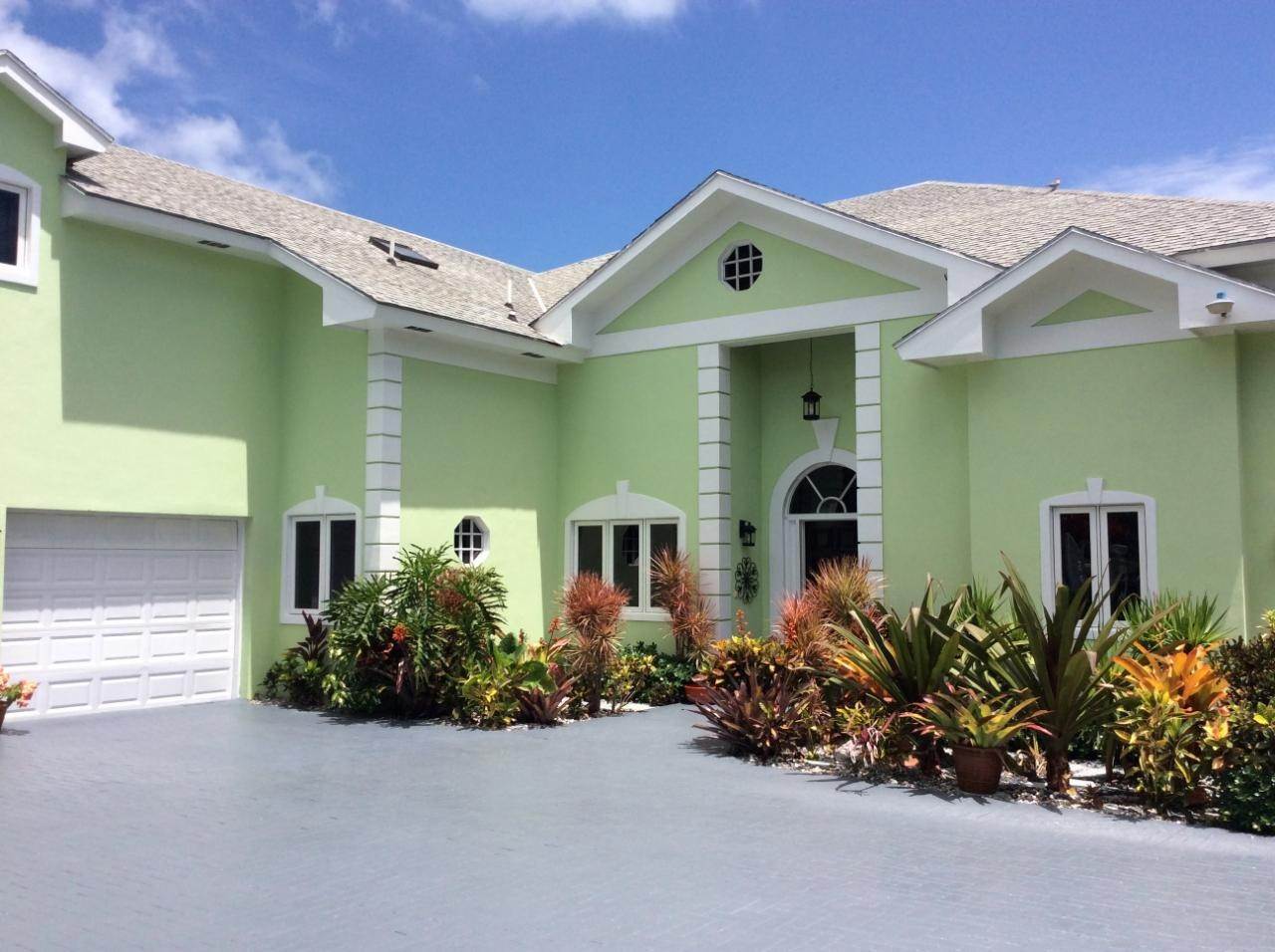 3. Single Family Homes for Sale at Westridge Estates, Westridge, Nassau and Paradise Island, Bahamas