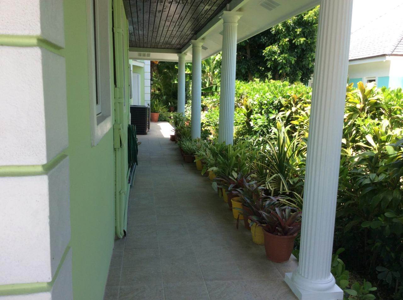 11. Single Family Homes for Sale at Westridge Estates, Westridge, Nassau and Paradise Island, Bahamas